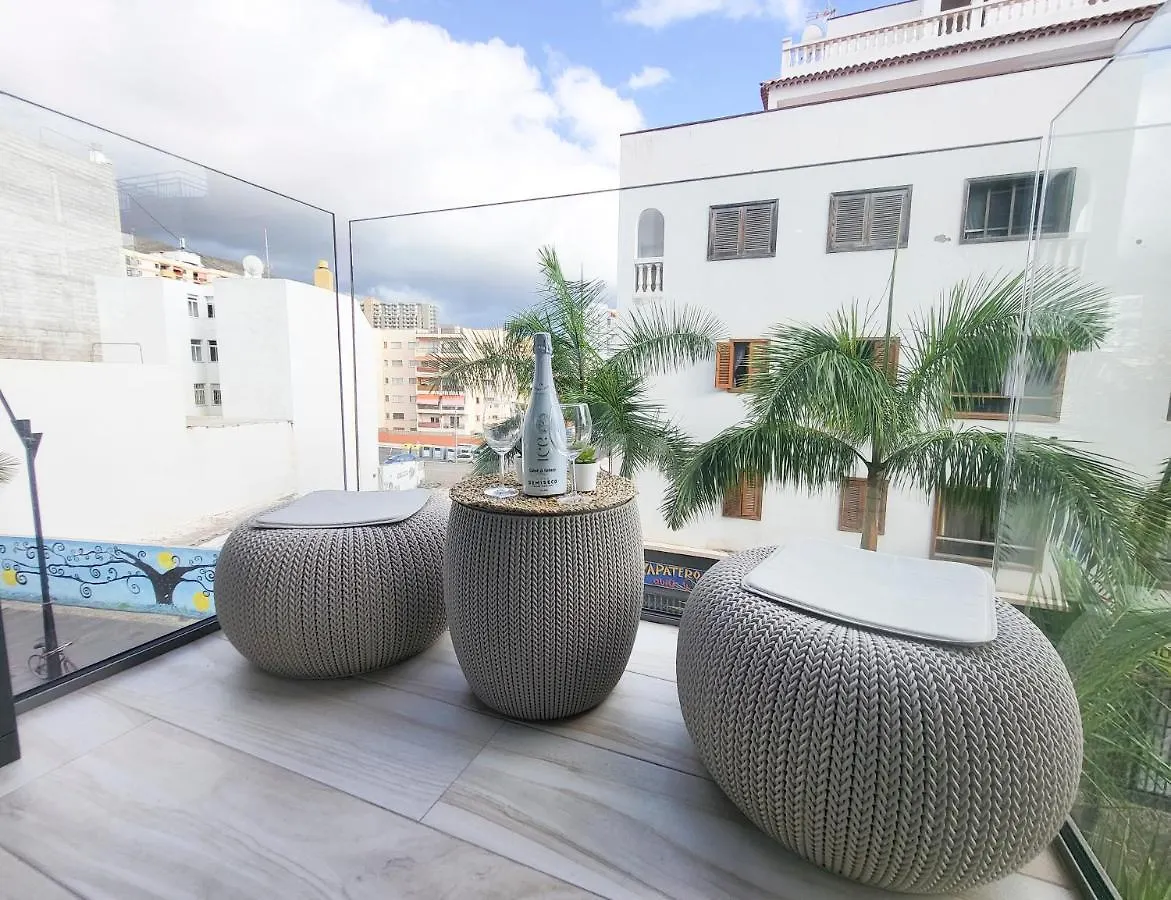 Los Cristianos Ljus Arona  0*, Arona (Tenerife) Hiszpania